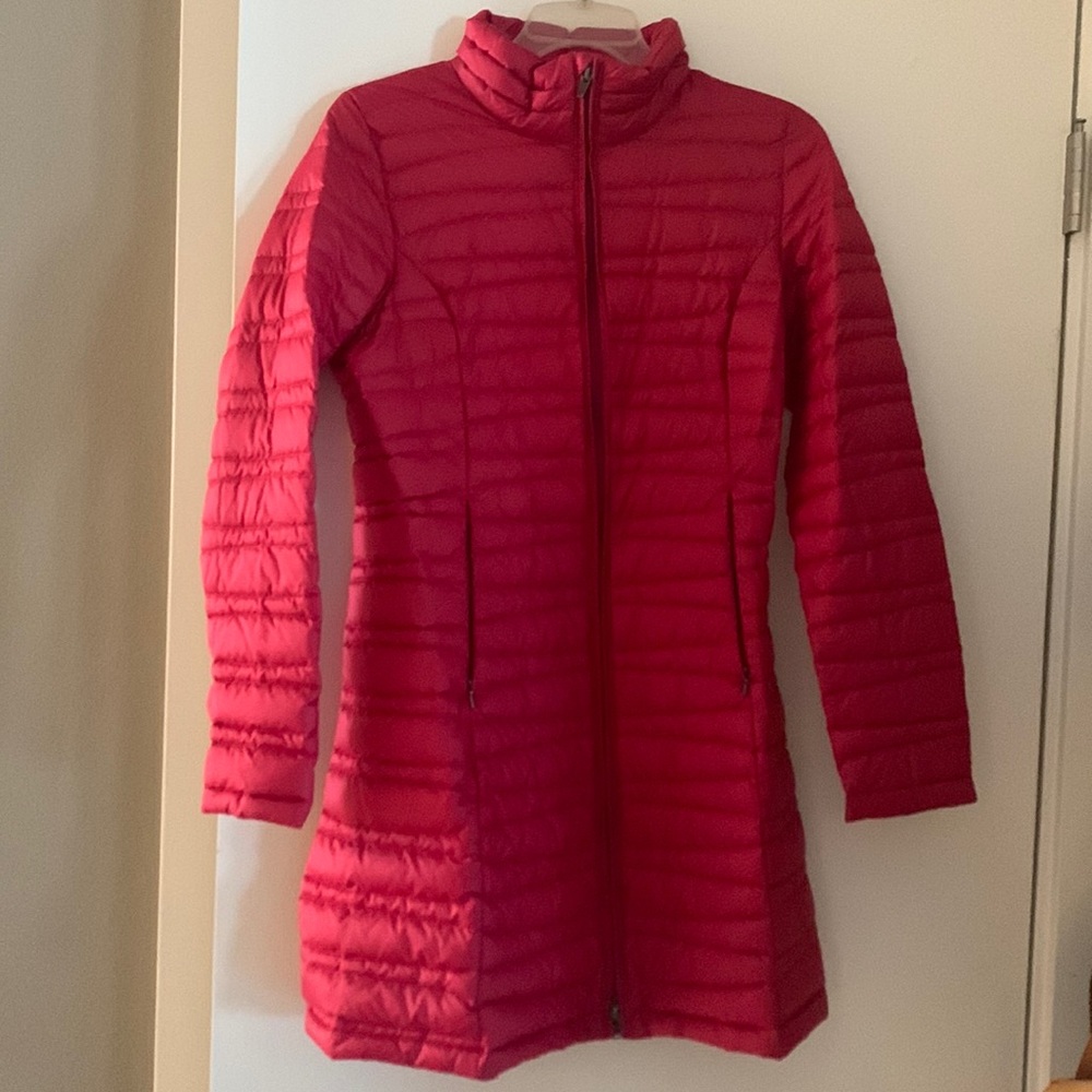 XS Magenta Patagonia Fiona down parka